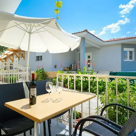 Apartment Studios Panagiota *